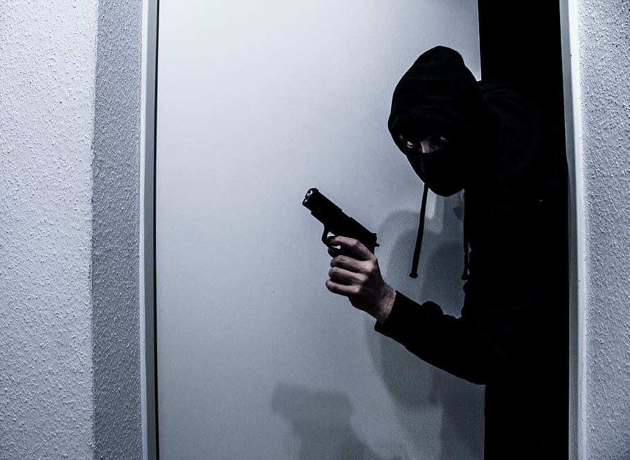 How-do-burglars-target-a-house?